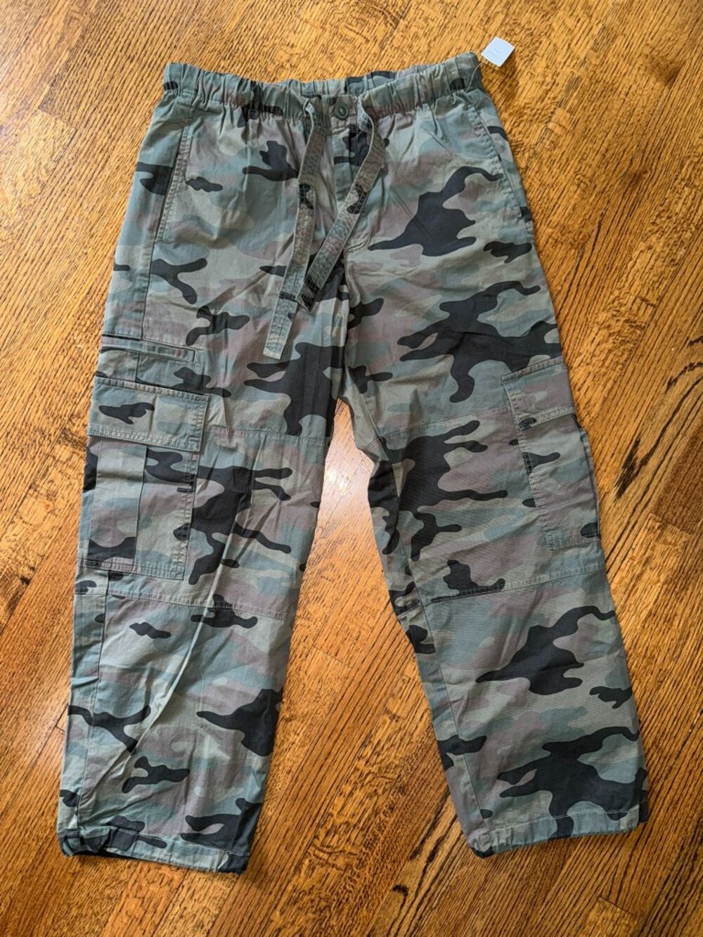 NWT GAP Camo Cargo Pants